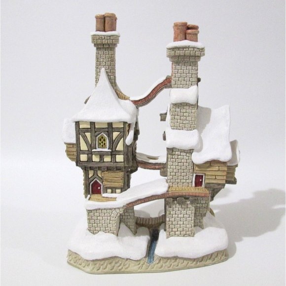 David Winter Oliver Twist Collection Fagins Hideout House 2003 Has Flaws - Picture 1 of 12